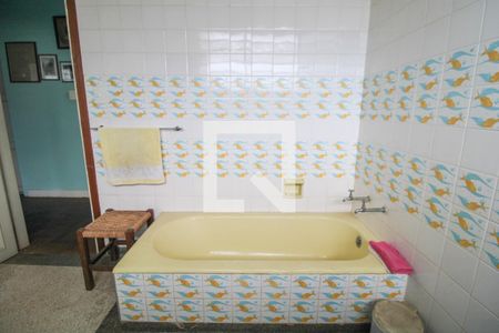 Casa à venda com 820m², 4 quartos e 8 vagas Casa à venda com 820m², 4 quartos e 8 vagasBanheiro