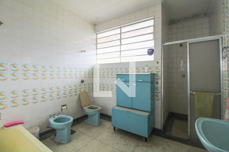 Casa à venda com 820m², 4 quartos e 8 vagas Casa à venda com 820m², 4 quartos e 8 vagasBanheiro