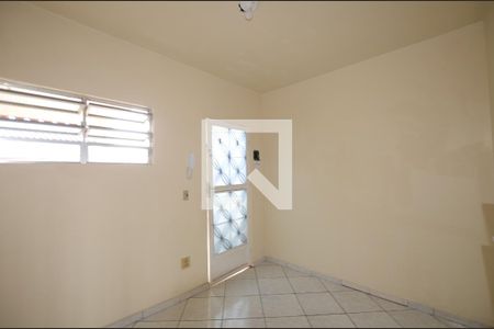 Sala de casa para alugar com 1 quarto, 40m² em Vila Valqueire, Rio de Janeiro