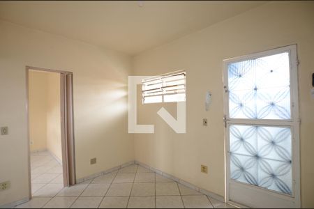 Sala de casa para alugar com 1 quarto, 40m² em Vila Valqueire, Rio de Janeiro