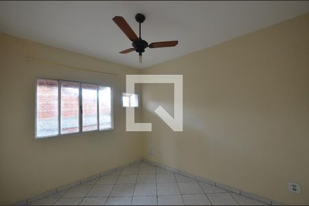 Quarto de casa para alugar com 1 quarto, 40m² em Vila Valqueire, Rio de Janeiro