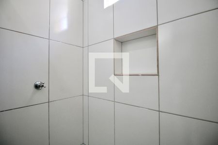 Banheiro de kitnet/studio para alugar com 0 quarto, 18m² em Tororo, Salvador