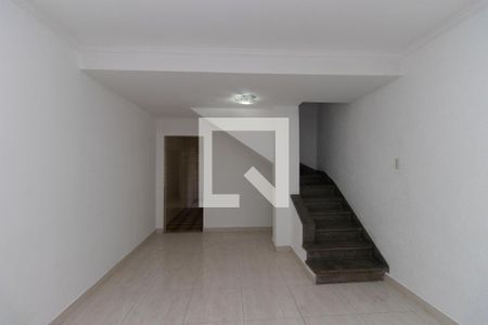 Sala de casa para alugar com 2 quartos, 120m² em Vila Nivi, São Paulo