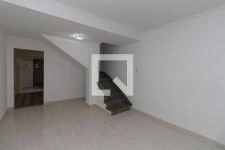 Sala de casa para alugar com 2 quartos, 120m² em Vila Nivi, São Paulo