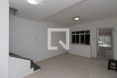 Sala de casa para alugar com 2 quartos, 120m² em Vila Nivi, São Paulo