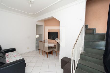 Sala de casa de condomínio à venda com 2 quartos, 66m² em Fonte Grande, Contagem