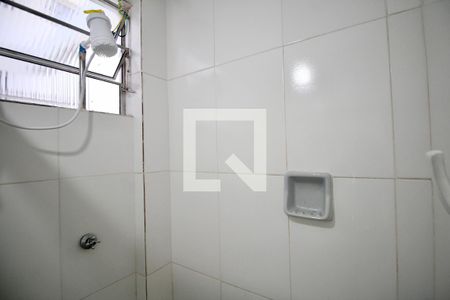 Banheiro de kitnet/studio para alugar com 0 quarto, 18m² em Tororo, Salvador