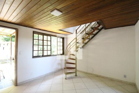 Sala de casa para alugar com 1 quarto, 60m² em Freguesia (jacarepaguá), Rio de Janeiro