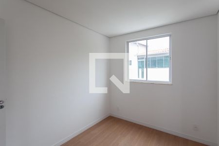 Suíte de apartamento à venda com 2 quartos, 90m² em Santa Monica, Belo Horizonte