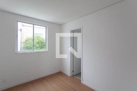 Suíte de apartamento à venda com 2 quartos, 90m² em Santa Monica, Belo Horizonte