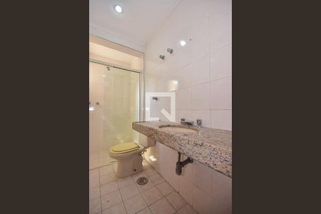 Apartamento à venda com 340m², 4 quartos e 4 vagas Apartamento à venda com 340m², 4 quartos e 4 vagasBanheiro Suíte 2