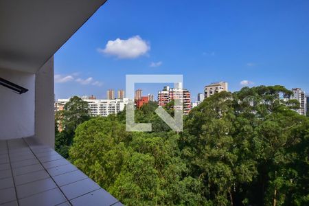 Apartamento à venda com 340m², 4 quartos e 4 vagas Apartamento à venda com 340m², 4 quartos e 4 vagasVista da Suíte 3