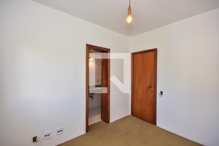 Apartamento à venda com 340m², 4 quartos e 4 vagas Apartamento à venda com 340m², 4 quartos e 4 vagasSuíte 3