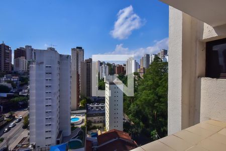 Apartamento à venda com 340m², 4 quartos e 4 vagas Apartamento à venda com 340m², 4 quartos e 4 vagasVista da Suíte 2