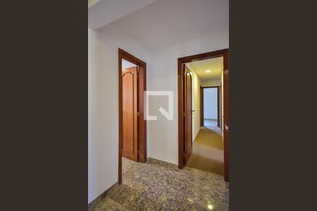 Corredor de apartamento à venda com 4 quartos, 340m² em Vila Andrade, São Paulo