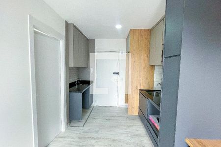 Sala/Cozinha de kitnet/studio para alugar com 1 quarto, 26m² em Pinheiros, São Paulo