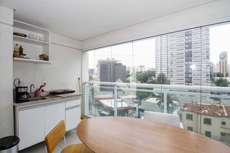 Varanda e Cozinha de kitnet/studio à venda com 1 quarto, 32m² em Pinheiros, São Paulo