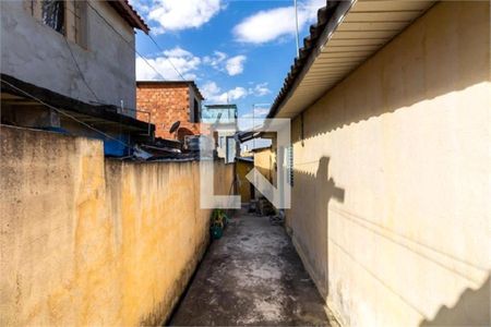 Casa à venda com 3 quartos, 240m² em Parque Vitoria, São Paulo