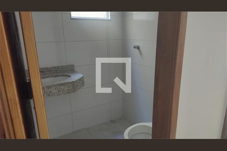 Casa à venda com 3 quartos, 130m² em Vila Nivi, São Paulo