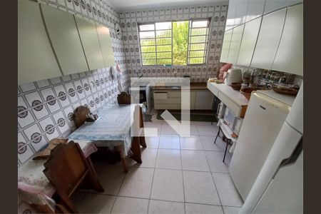 Casa à venda com 4 quartos, 180m² em Jardim Bonfiglioli, São Paulo