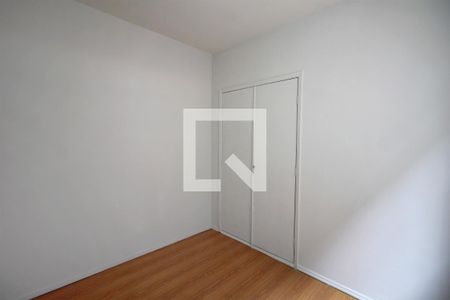 Quarto 2 de apartamento para alugar com 2 quartos, 65m² em Nova Floresta, Belo Horizonte