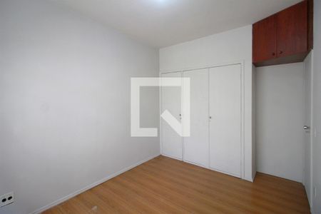 Quarto 1 de apartamento para alugar com 2 quartos, 65m² em Nova Floresta, Belo Horizonte