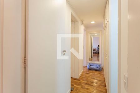 Corredor de apartamento à venda com 3 quartos, 87m² em Moema, São Paulo