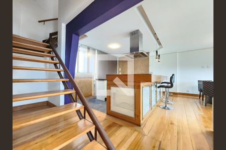 Sala - cozinha - escada de apartamento à venda com 3 quartos, 142m² em Funcionários, Belo Horizonte