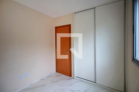 Quarto 2 de apartamento para alugar com 2 quartos, 59m² em Floramar, Belo Horizonte