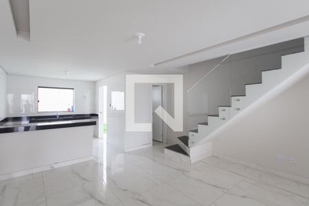 Sala de casa à venda com 3 quartos, 162m² em Floramar, Belo Horizonte