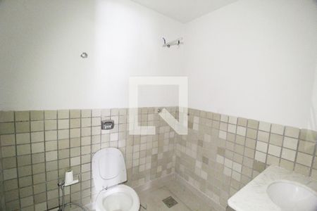 Banheiro Social de apartamento para alugar com 2 quartos, 84m² em Tabajaras, Uberlândia