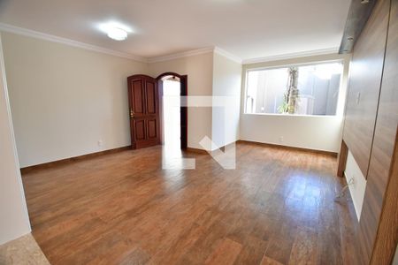 Sala 1 de casa para alugar com 4 quartos, 400m² em Jardim Colonial, Campinas