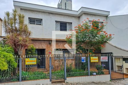 Casa à venda com 300m², 4 quartos e 3 vagas Casa à venda com 300m², 4 quartos e 3 vagasFachada