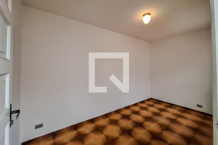 Casa à venda com 300m², 4 quartos e 3 vagas Casa à venda com 300m², 4 quartos e 3 vagasQuarto de Serviço