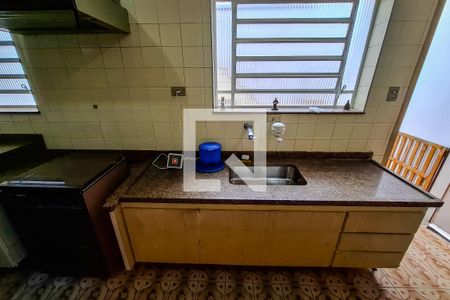 Casa à venda com 300m², 4 quartos e 3 vagas Casa à venda com 300m², 4 quartos e 3 vagasCozinha