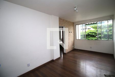 Sala de apartamento para alugar com 2 quartos, 45m² em Cordovil, Rio de Janeiro