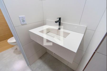 Banheiro  de apartamento à venda com 2 quartos, 55m² em Jardim Alvorada, Santo André