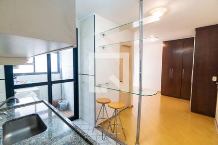 Cozinha de apartamento para alugar com 1 quarto, 30m² em Vila Monte Alegre, São Paulo