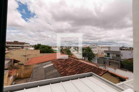 Vista Sala de apartamento para alugar com 3 quartos, 76m² em Planalto, Belo Horizonte