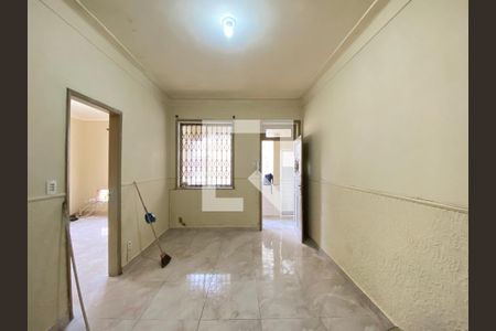 Sala de casa para alugar com 1 quarto, 40m² em Piedade, Rio de Janeiro