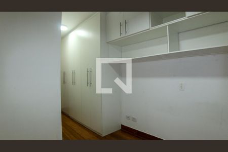 Quarto 2 de apartamento para alugar com 2 quartos, 44m² em Vila Antonieta, São Paulo