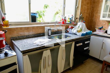 Casa à venda com 136m², 3 quartos e 2 vagas Casa à venda com 136m², 3 quartos e 2 vagasCozinha