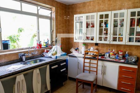 Casa à venda com 136m², 3 quartos e 2 vagas Casa à venda com 136m², 3 quartos e 2 vagasCozinha