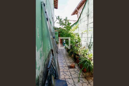 Casa à venda com 136m², 3 quartos e 2 vagas Casa à venda com 136m², 3 quartos e 2 vagasCorredor