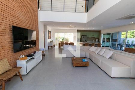 Sala de casa de condomínio para alugar com 4 quartos, 360m² em Badu, Niterói