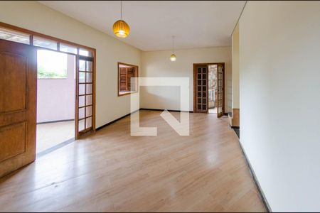 Sala de casa para alugar com 3 quartos, 140m² em Ermelinda, Belo Horizonte