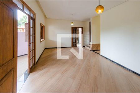 Sala de casa para alugar com 3 quartos, 140m² em Ermelinda, Belo Horizonte