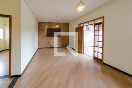 Sala de casa para alugar com 3 quartos, 140m² em Ermelinda, Belo Horizonte