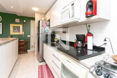 Cozinha de apartamento à venda com 2 quartos, 69m² em Jardim Carvalho, Porto Alegre