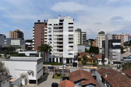 Suíte de apartamento para alugar com 5 quartos, 260m² em Centro, Curitiba